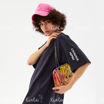 Футболка умеренный оверсайз